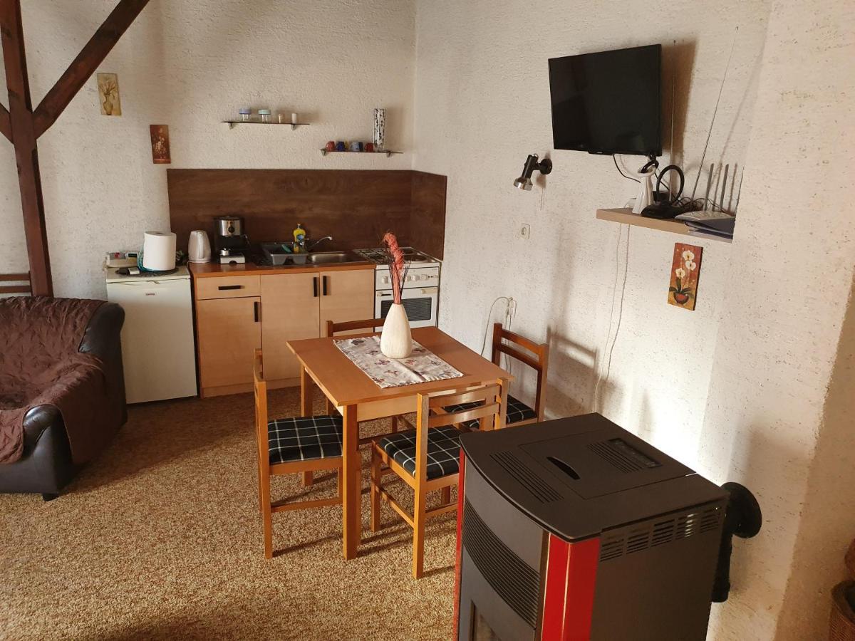 Apartmani Lovro Ogulin Buitenkant foto