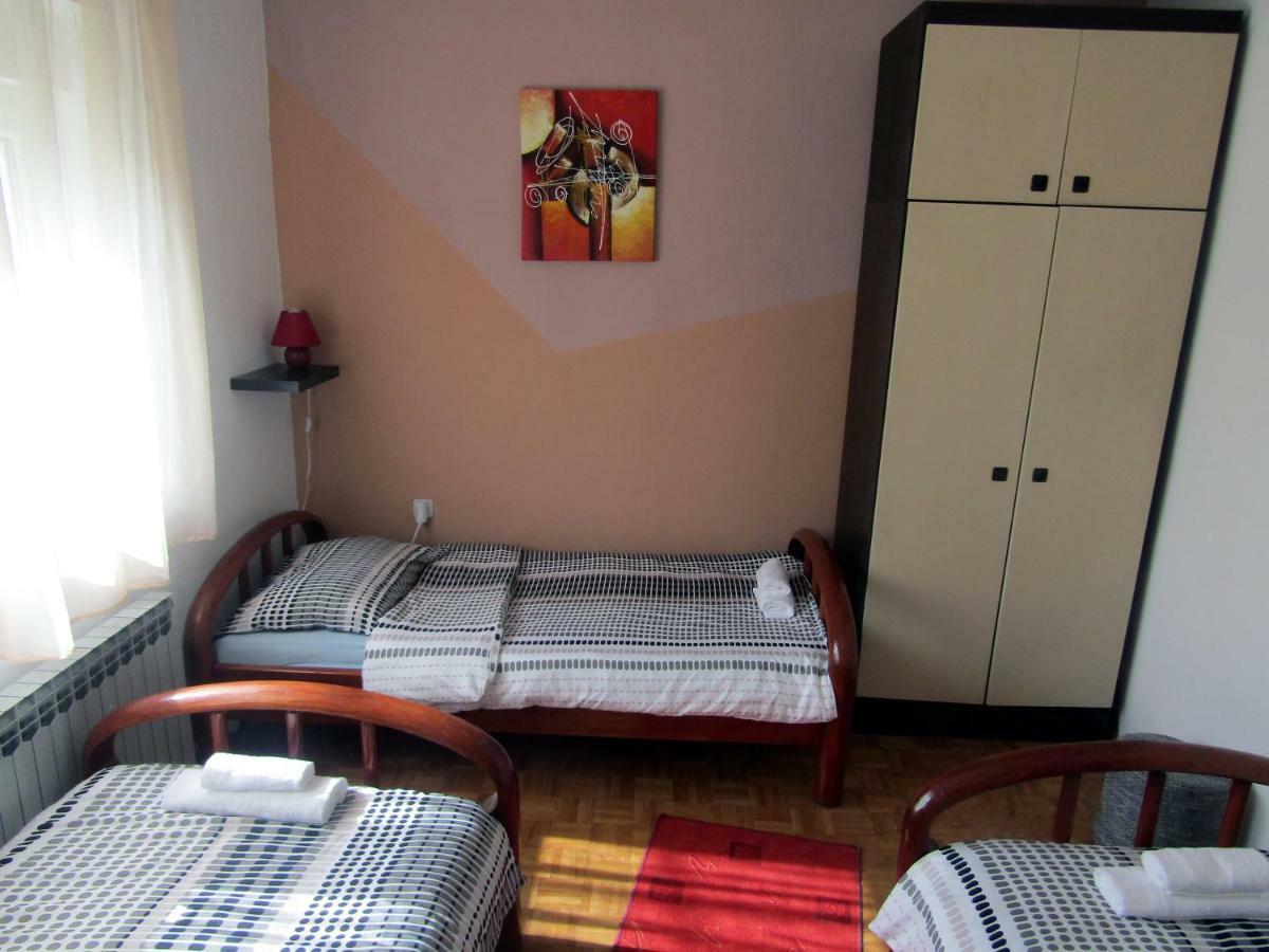 Apartmani Lovro Ogulin Buitenkant foto